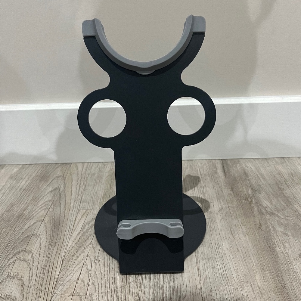 Dyson Supersonic blow dryer stand